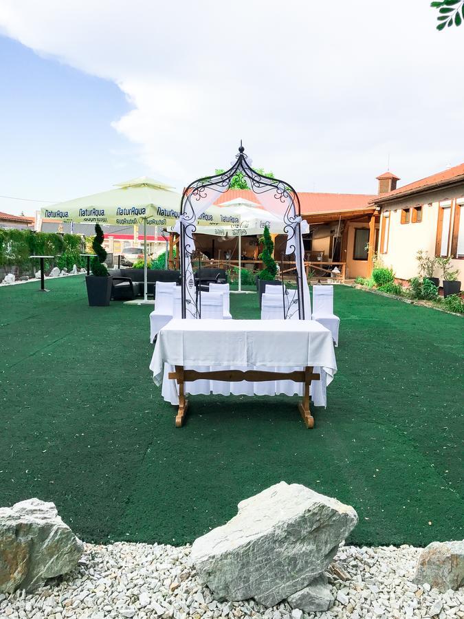 Sztar Motel Etterem Balassagyarmat Zewnętrze zdjęcie