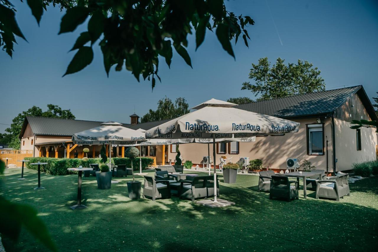 Sztar Motel Etterem Balassagyarmat Zewnętrze zdjęcie
